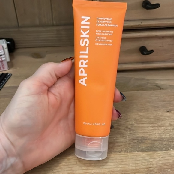 AprilSkin Carrotene Clarifying Foam Cleanser New - Picture 7 of 7